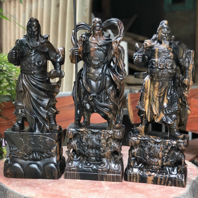 Tượng quan công cầm đao trấn ải ,đứng trên đầu hổ phù bằng gỗ mun hoa kt 60×23×14cm