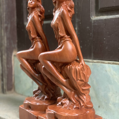 Tượng cô gái nghệ thuật trang trí bằng gỗ hương kt cao 30cm