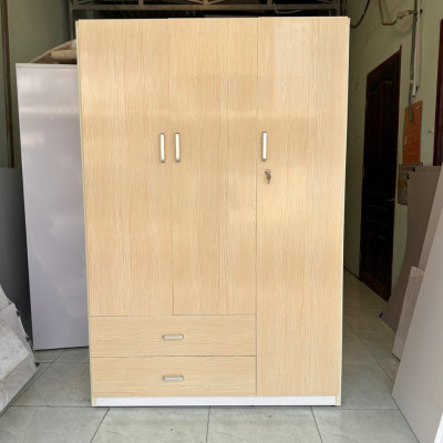 Tủ áo 3 cánh Juno Sofa loại tốt MRC 1m25 x 1m85