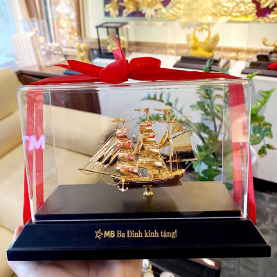 Mô hình thuyền buồm mạ vàng MT Gold Art sze s- hàng chính hãng, quà tặng danh cho sếp, khách hàng, đối tác 