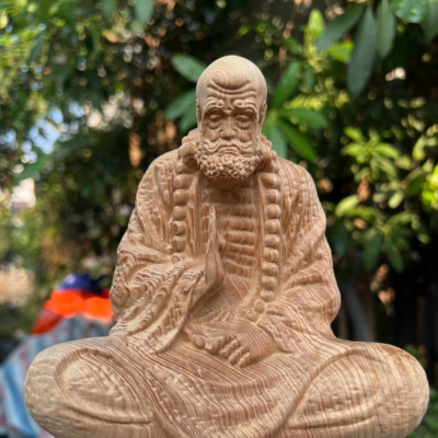 Tượng đạt ma sư tổ ngồi thiền bằng gỗ ngọc am thơm phức kt 15×14×9cm