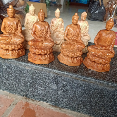 Tượng phật thích ca mini để xe ôtô bằng gỗ hương đá kt 15×9×9cm