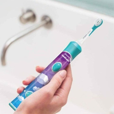 Bàn chải đánh răng điện trẻ em Philips HX6322/04-hàng chính hãng 