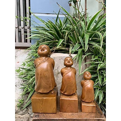 Tượng tùy duy tượng chú tiểu bằng gỗ bách xanh kt cao 20