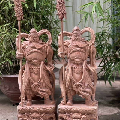 Tượng quan công cầm đao đứng trên đầu rồng kt cao 50