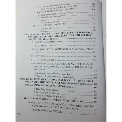Sách Cẩm Nang Tra Cứu Những Điểm Mới Về Các Loại Thuế Phải Nộp Đối Với Hàng Hóa Xuất - Nhập Khẩu Và Điều Kiện Thương Mại Quốc Tế Trong Hoạt Động Ngoại Thương - INCOTERMS 2020 - V2056T
