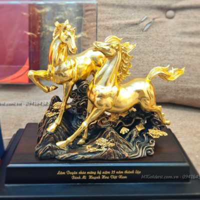 Tượng ngựa dát vàng 24k(32x30x20cm) MT Gold Art- Hàng chính hãng, quà tặng sếp, đối tác, khách hàng vip, trang trí nhà cửa, để bàn làm việc 