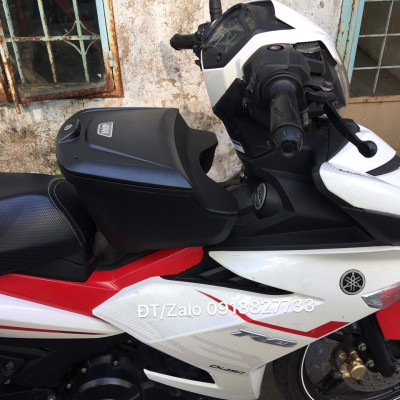 Thùng giữa Givi G10N kèm bát gắn cho xe Exciter 150, thùng giữa Exciter 150