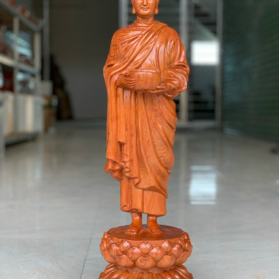 Tượng phật thích ca khất thực bằng gỗ hương đá kt cao 23cm