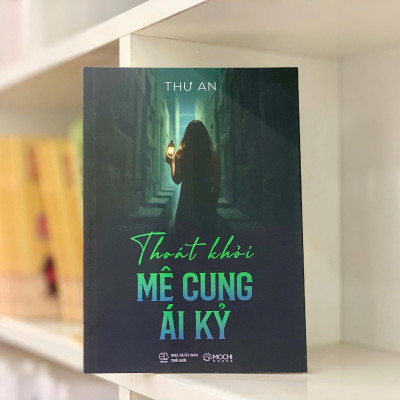 Sách - Thoát Khỏi Mê Cung Ái Kỷ