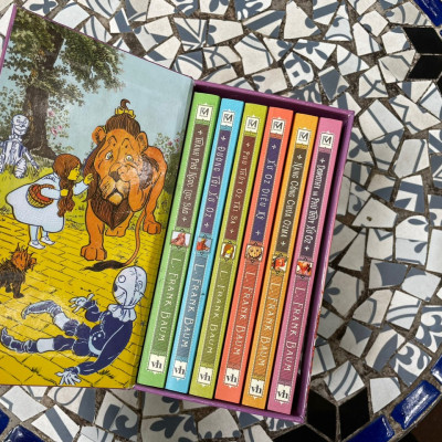 (Trọn bộ 6 cuốn bìa mềm) DOROTHY VÀ XỨ OZ DIỆU KỲ - L. Frank Baum - Nguyễn Thị Hạnh dịch - Phuc Minh Books - NXB Văn học