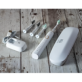 BÀN CHẢI ĐÁNH RĂNG SÓNG ÂM KU DIAMOND CLEAN 9500 - Hàng chính hãng