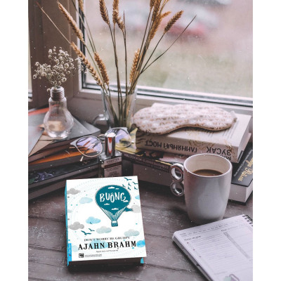 Buông Bỏ Buồn Buông - Ajahn Brahm - Hồ Thị Việt Hà dịch (bìa mềm)