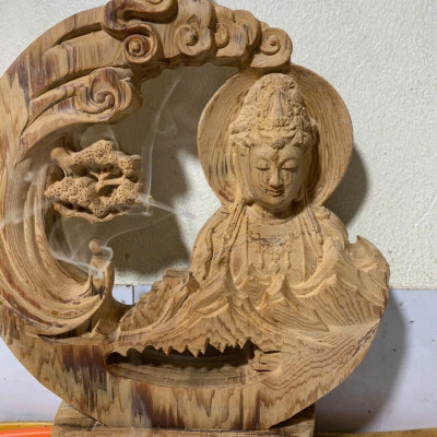 Tượng nhất tâm bái phật xông trầm bằng gỗ ngọc am thơm nức kt 30x25x4cm 