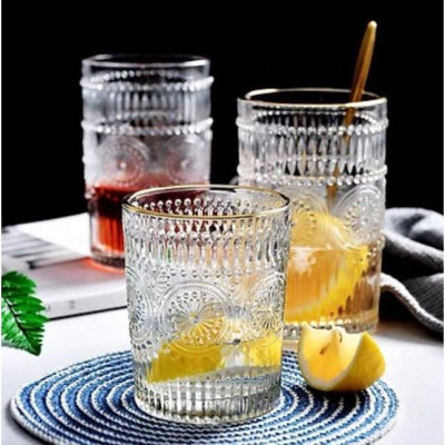 sét bình đựng nước thủy tinh chịu nhiệt vân sần kèm 6 cốc trống đồng cao, khay tre và giá úp cốc