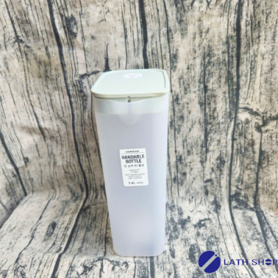 Bộ 2 Bình Nước Handle Bottle Lock&Lock 1.4L HAP817 (Màu Ngẫu Nhiên)