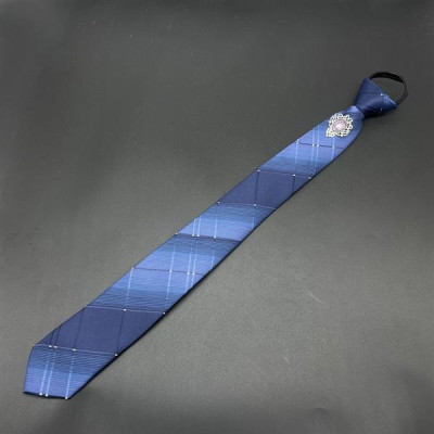 Cà vạt 6cm màu xanh bích chấm trắng thắt sẵn đính đá tím hồng sang trọng