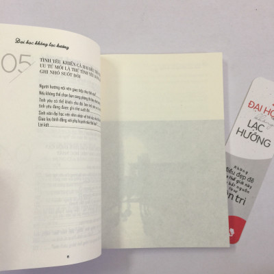 Kim Chỉ Nam Dành Cho Bạn Trẻ: Đại Học Không Lạc Hướng có bookmark