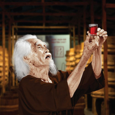 Thùng 6 chai nước mắm nhỉ cá cơm vàng ruột đỏ Làng Chài Xưa 525ml/chai cá ngon vùng nước trồi 300 năm truyền thống