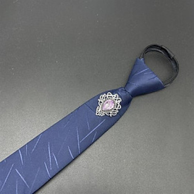 Cà vạt 6cm màu xanh đen kẻ xước thắt sẵn đính đá tím hồng sang trọng