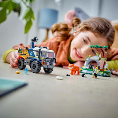 Đồ Chơi Lắp Ráp Xe Địa Hình Cứu Hộ Động Vật - Jungle Explorer Off-Road Truck - Lego City 60426 (314 Mảnh Ghép)