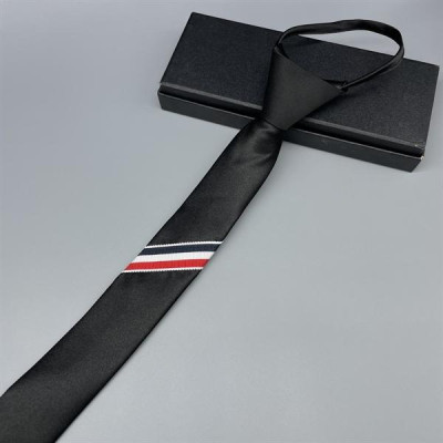 Cà vạt nam thắt sẵn bản nhỏ 6cm màu đen kẻ đỏ xéo