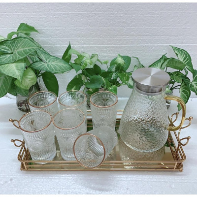 COMBO BỘ BÌNH CỐC THỦY TINH CHỊU NHIỆT LÊN TỚI 400 ĐỘ C KÈM KHAY VƯƠNG MIỆN VÀNG VÀ GIÁ ÚP CỐC ( BÌNH BẦU, CỐC 360ML)