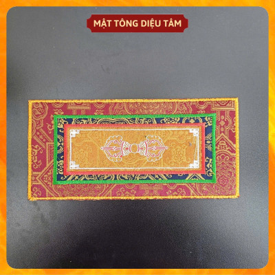 Tấm lót tượng, pháp khí Khăn kê chuông chày kim cang chữ nhật biểu tượng pháp luân và chùy kim cang Mật Tông Diệu Tâm