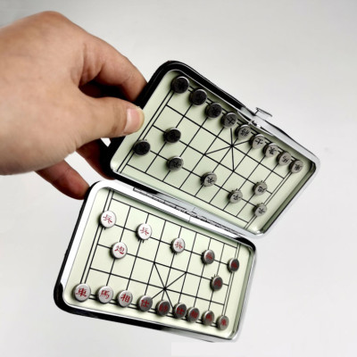 Bàn Cờ Tướng Mini Nam Châm 2 Mặt Tiện Ích, Cờ Tướng Nam Châm Bỏ Túi - Cờ Tướng Bàn Là Hộp Đựng, Bộ cờ tướng mini bỏ túi bằng nam châm, bàn cờ gập gọn 15x16Cm - Hàng chính hãng dododios