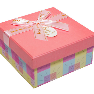 Hộp quà Vuông Phượng Hoàng V018 - 12 x 12 x 6 cm - Giao mẫu ngẫu nhiên