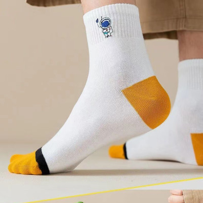 Combo 5 đôi Vớ tất nam cổ trung màu trung tính thêu phi hành gia thông hơi