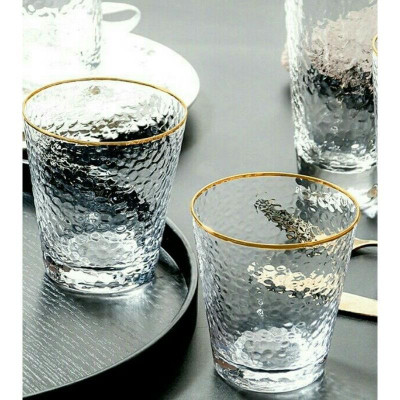 Sét bình đựng nước uống thủy tinh vàng chịu nhiệt cao cấp kèm 6 cốc loe trắng viền vàng thấp vân sần kèm khay tre