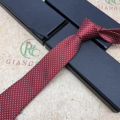 Cà vạt nam màu đỏ chấm trắng mẫu tự thắt bản nhỏ 6cm cho nam mẫu mới t1/2024