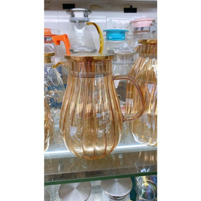 Bình đựng nước uống thủy tinh vàng vân sọc bầu