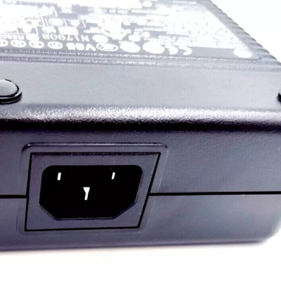 Sạc dành cho Laptop HP Elitebook 8540w 8740w 8750w 8760w 8770w - Hàng nhập khẩu