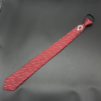 Cà vạt 6cm màu đỏ kẻ mưa thắt sẵn đính đá đỏ sang trọng