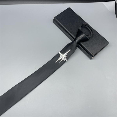 Cà vạt nam màu đen thắt sẵn mẫu đen bóng đính sao ánh sáng