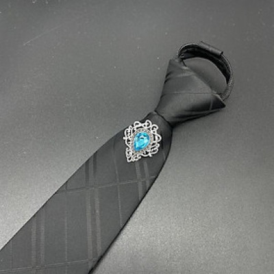 Cà vạt 6cm màu đen thắt sẵn kẻ ziczac đính đá xanh sang trọng