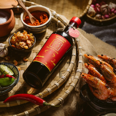 Nước Mắm Tĩn Tôm Biển độ đạm 45N tự nhiên chai 500ml Hồng Ngọc Đại Dương nước mắm nguyên chất truyền thống sạch cốt nhĩ đặc biệt từ tôm biển tươi không chất bảo quản.