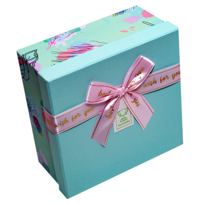 Hộp Quà Vuông V028 Phượng Hoàng 18 x 18 x 9 cm - Giao mẫu ngẫu nhiên