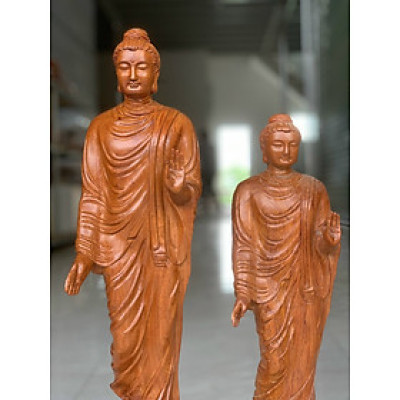 Tượng phật thích ca khất thực bằng gỗ hương kt cao 50