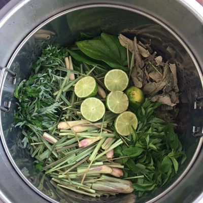 Dung dịch vệ sinh phụ nữ thảo dược 150ml hổ trợ ngăn ngừa các bệnh viêm, ngừa thường gặp ở phụ nữ