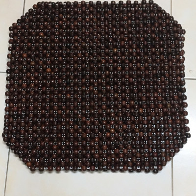 Đệm lót ghế văn phòng bằng hạt gỗ trắc cao cấp