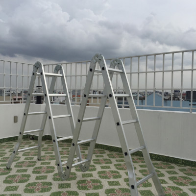 Thang nhôm gấp 4 đoạn SUMIKA SK605, chữ A - 2.9m, chữ I - 5.8m, 14 tư thế sử dụng, tải trọng 150kg