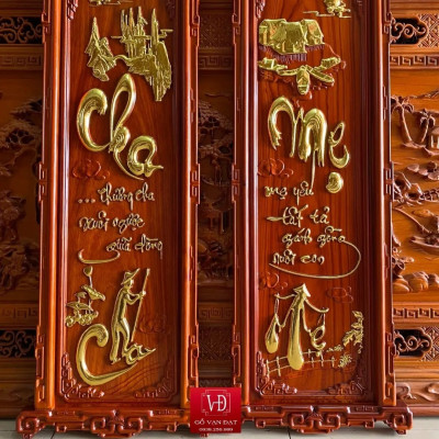 Cặp tranh câu đối treo tường khắc chữ cha mẹ bằng gỗ hương đỏ đẹp long lanh kt 42×107×3cm