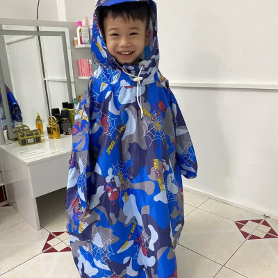 Áo mưa bít trẻ em từ  1 -  4 tuổi ,  áo đi mưa , vải dù  chống thấm ,  họa tiết hoạt hình dễ thương  , kèm túi đựng xinh xắn , giao màu ngẫu nhiên
