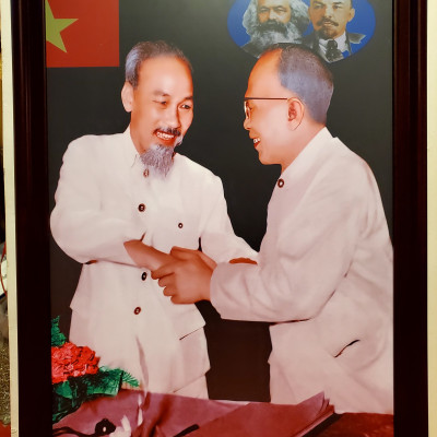 Ảnh gốc Bác Hồ và Bác Tôn