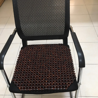 Đệm lót ghế văn phòng bằng hạt gỗ trắc cao cấp