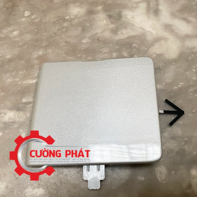 Nắp móc kéo cứu hộ Mitsubishi Attrage 2020-2024 mã 6400J766