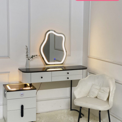 Bàn trang điểm BH Juno Sofa bọc da mặt kính gương led cảm ứng 